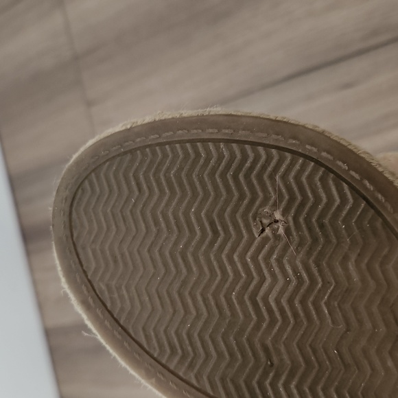 Tommy Hilfiger Shoes |Size 7. - Picture 4 of 4